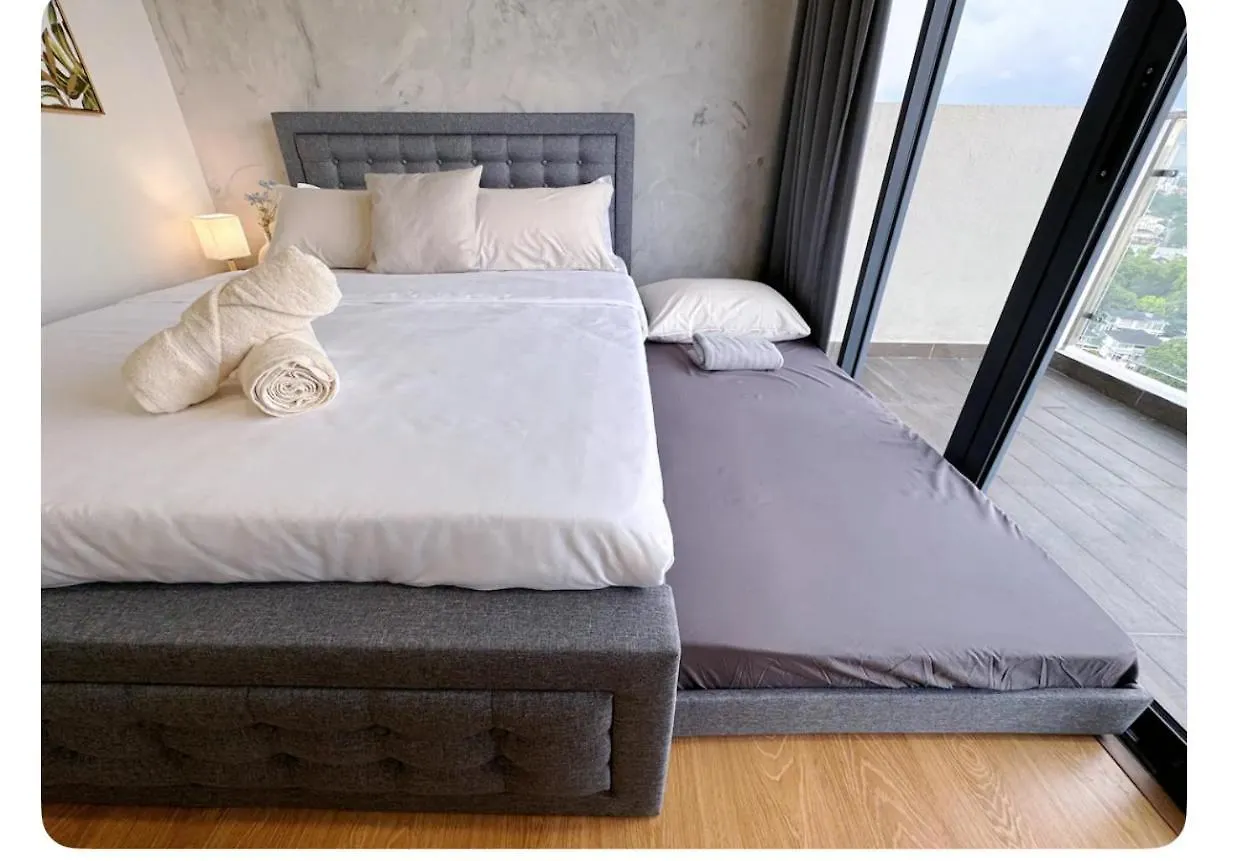Muji Full Seaview Royal Strand With 2Carparks Foc Netflix Access And Youtube Premium 3Beds 3Bath For 6-12Pax By Minshuku Johor Bahru