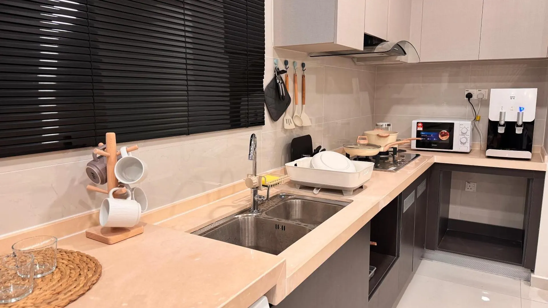 Apartment Muji Full Seaview Royal Strand With 2Carparks Foc Netflix Access And Youtube Premium 3Beds 3Bath For 6-12Pax By Minshuku Johor Bahru Malaysia
