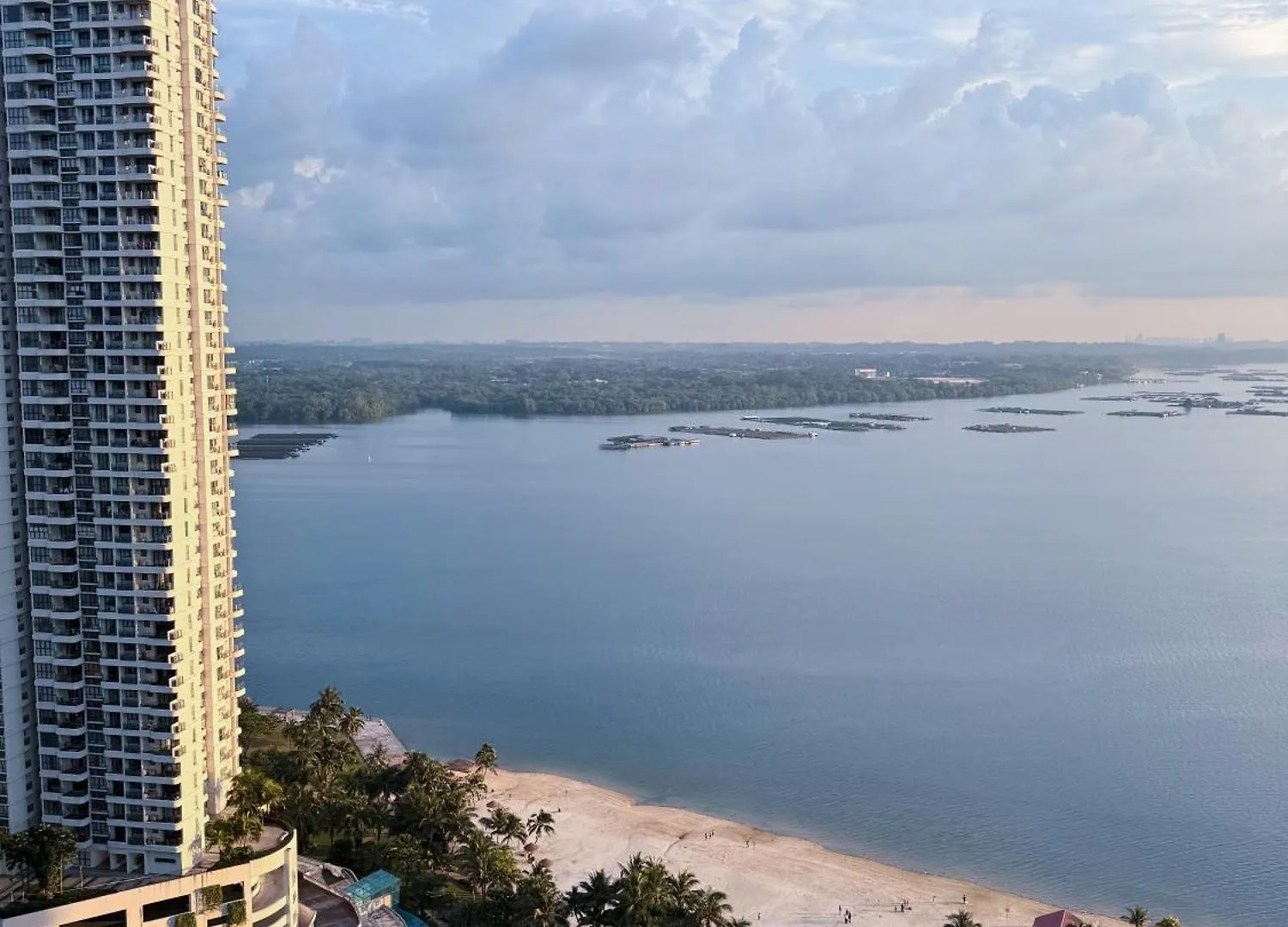 Muji Full Seaview Royal Strand With 2Carparks Foc Netflix Access And Youtube Premium 3Beds 3Bath For 6-12Pax By Minshuku Johor Bahru Malaysia