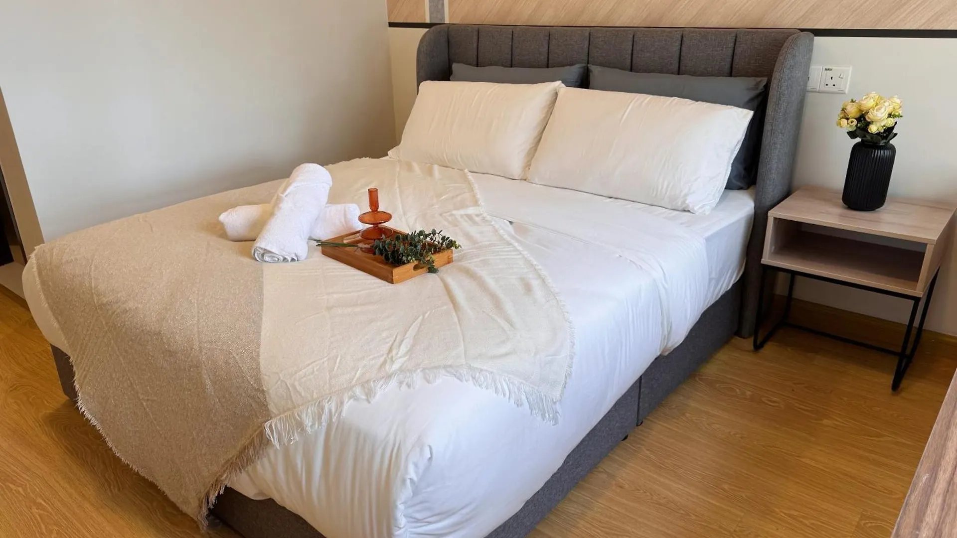 Apartment Muji Full Seaview Royal Strand With 2Carparks Foc Netflix Access And Youtube Premium 3Beds 3Bath For 6-12Pax By Minshuku Johor Bahru