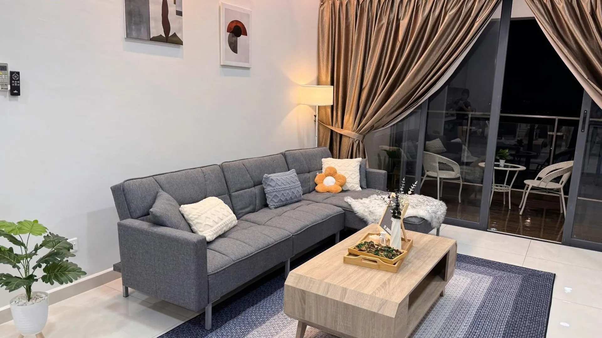 Muji Full Seaview Royal Strand With 2Carparks Foc Netflix Access And Youtube Premium 3Beds 3Bath For 6-12Pax By Minshuku Johor Bahru