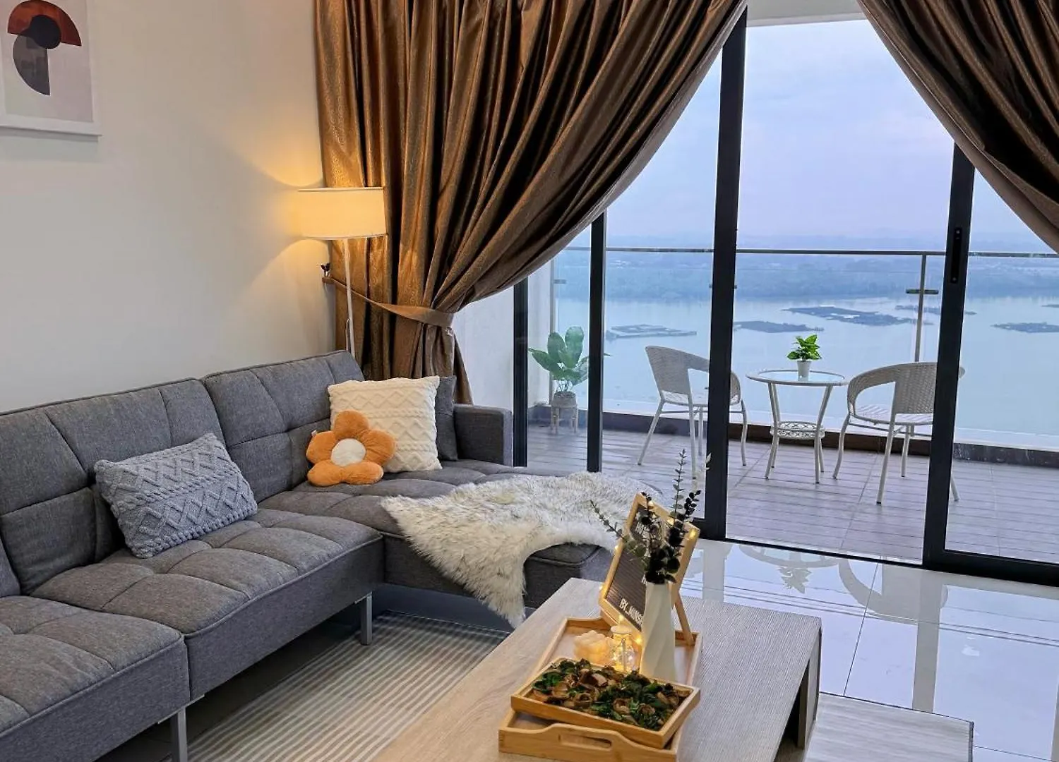 Muji Full Seaview Royal Strand With 2Carparks Foc Netflix Access And Youtube Premium 3Beds 3Bath For 6-12Pax By Minshuku Johor Bahru Apartment