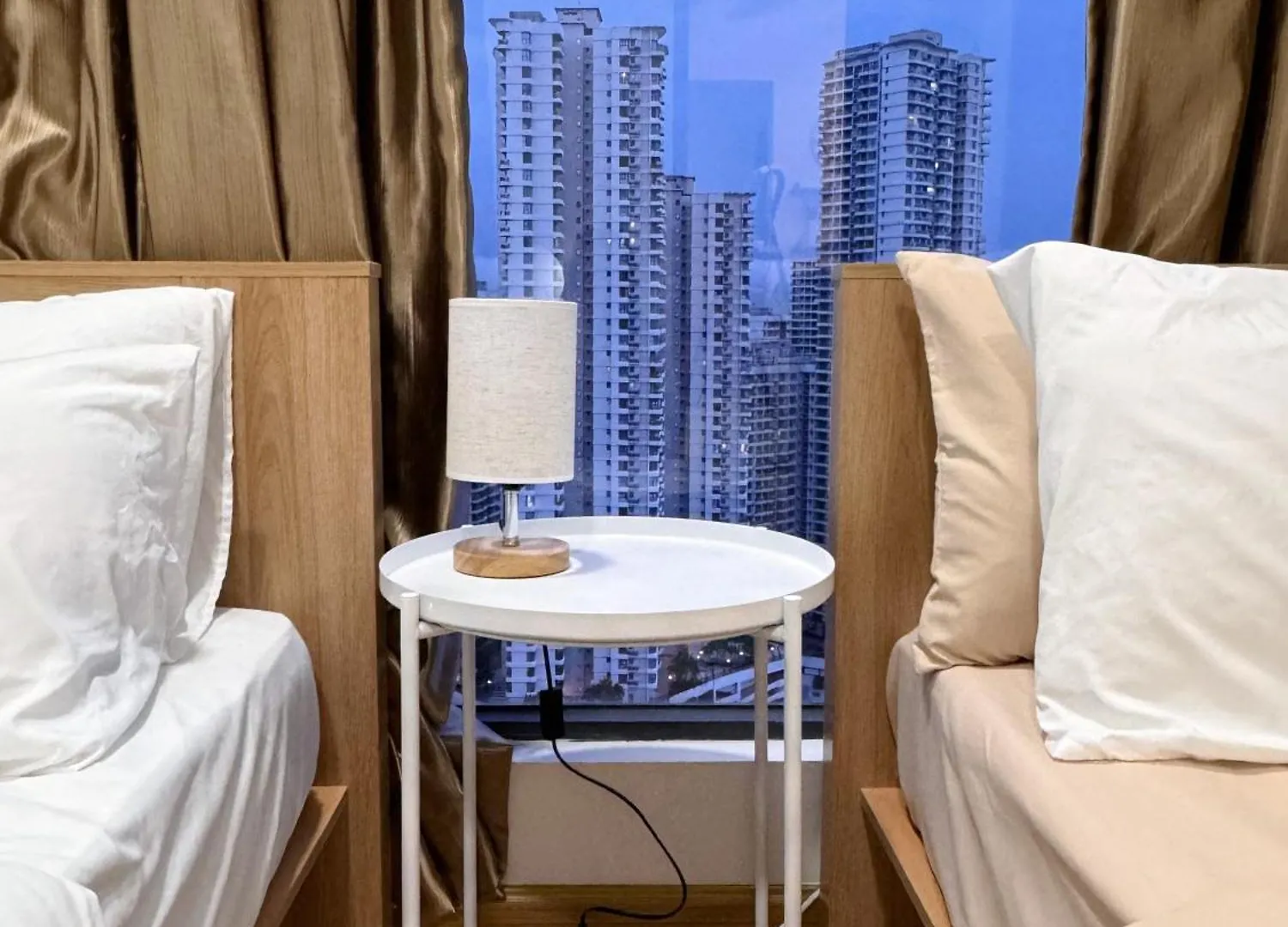 Muji Full Seaview Royal Strand With 2Carparks Foc Netflix Access And Youtube Premium 3Beds 3Bath For 6-12Pax By Minshuku Johor Bahru Malaysia