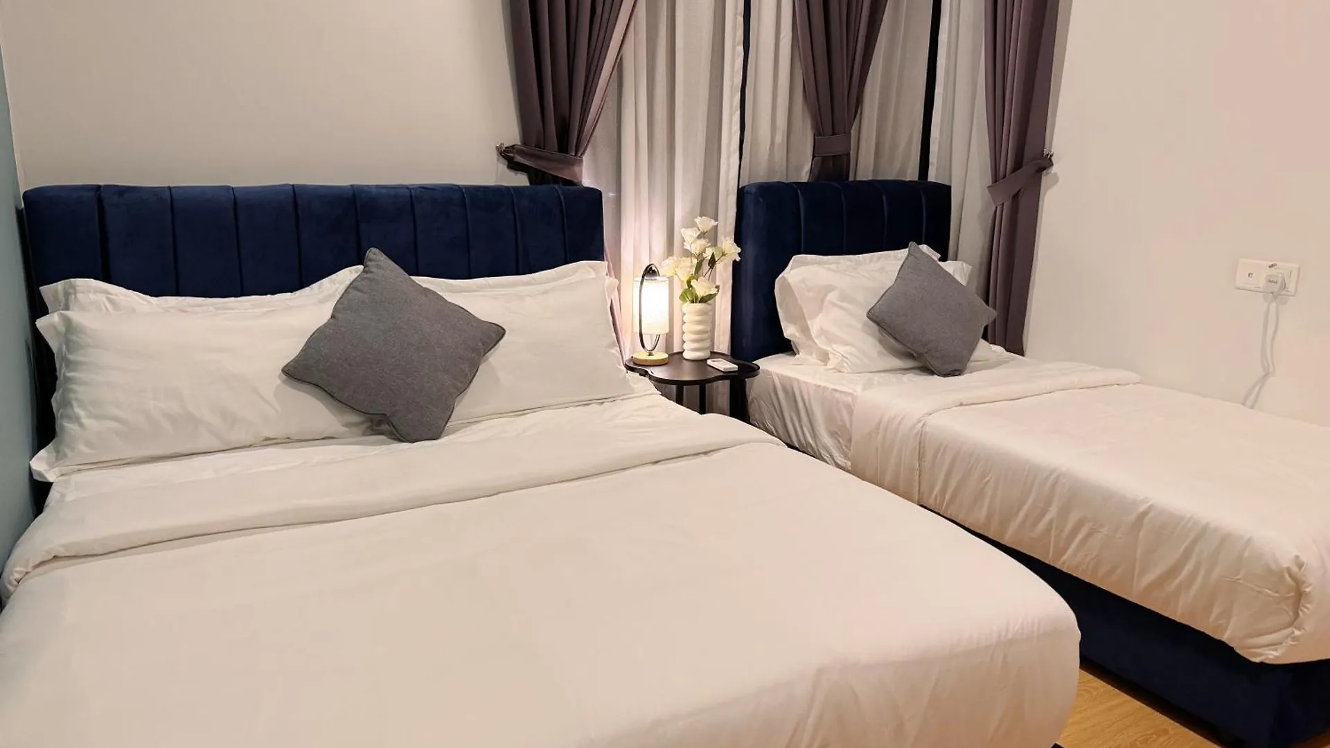 Muji Full Seaview Royal Strand With 2Carparks Foc Netflix Access And Youtube Premium 3Beds 3Bath For 6-12Pax By Minshuku Johor Bahru
